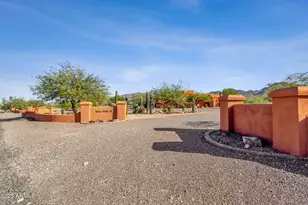 8514 S Dysart Rd, Goodyear, AZ 85338 - Photo 5