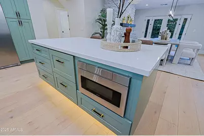 18 W Kaler Drive, Phoenix, AZ 85021 - Photo 9