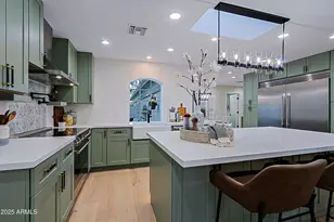 18 W Kaler Dr, Phoenix, AZ 85021 - Photo 13