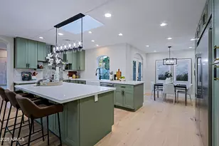 18 W Kaler Dr, Phoenix, AZ 85021 - Photo 11