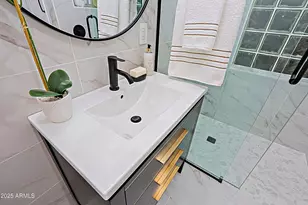 18 W Kaler Dr, Phoenix, AZ 85021 - Photo 45