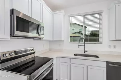 305 E Leland Road, San Tan Valley, AZ 85140 - Photo 9