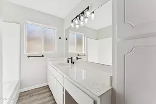 2160 E Corona Ave, Phoenix, AZ 85040 - Photo 9