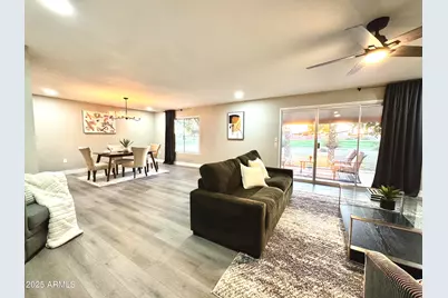 18442 N 104th Avenue, Sun City, AZ 85373 - Photo 5