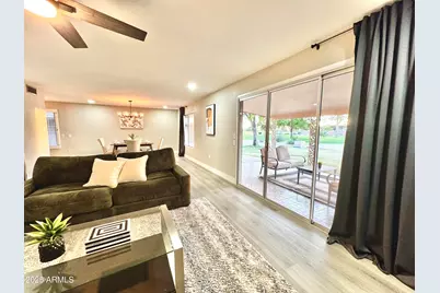 18442 N 104th Avenue, Sun City, AZ 85373 - Photo 7