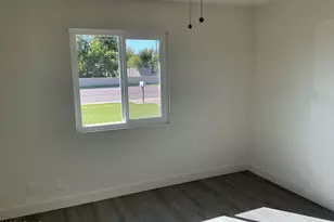 11525 N 81st Ave, Peoria, AZ 85345 - Photo 15