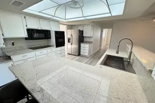 10414 W Ponderosa Cir, Sun City, AZ 85373 - Photo 11