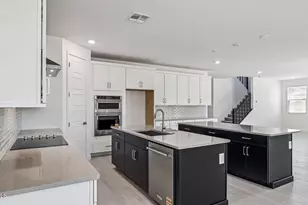 2327 W Pearce Rd, Phoenix, AZ 85041 - Photo 19