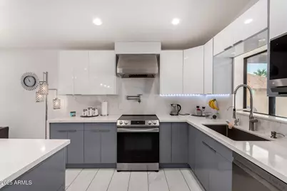 8611 E Garfield Street, Scottsdale, AZ 85257 - Photo 5