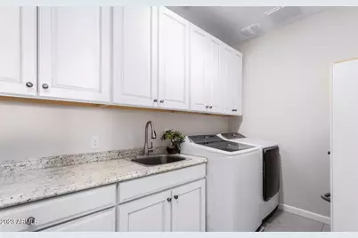 18426 N 65th Place, Phoenix, AZ 85054 - Photo 23