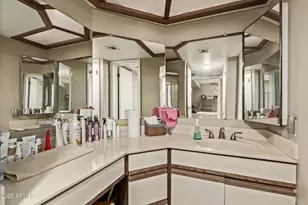 10410 N Cave Creek Rd, Phoenix, AZ 85020 - Photo 11