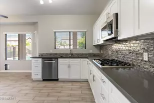 4714 E Prickly Pear Trail, Phoenix, AZ 85050 - Photo 5