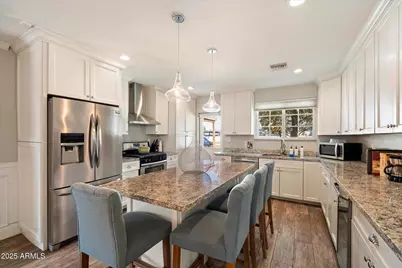 902 W Campus Drive, Phoenix, AZ 85013 - Photo 1