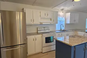 2233 E Behrend Dr, Phoenix, AZ 85024 - Photo 5
