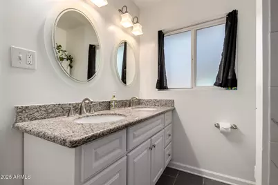 2418 W Greenbriar Drive, Phoenix, AZ 85023 - Photo 25