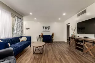 2418 W Greenbriar Dr, Phoenix, AZ 85023 - Photo 9