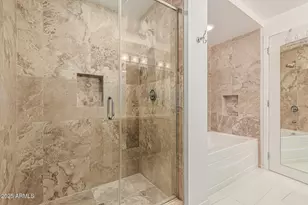 7121 E Rancho Vista Dr, Scottsdale, AZ 85251 - Photo 25