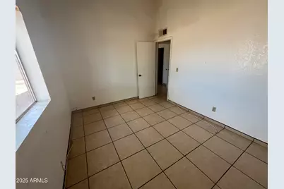 8658 W Earll Drive, Phoenix, AZ 85037 - Photo 9