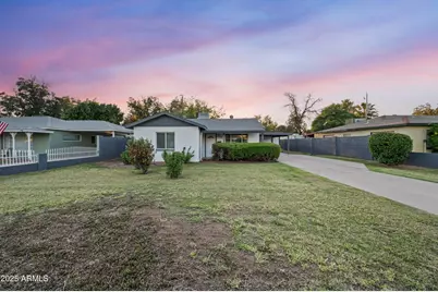 7528 N 60th Avenue, Glendale, AZ 85301 - Photo 1