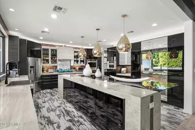 8614 E Berridge Lane, Scottsdale, AZ 85250 - Photo 13