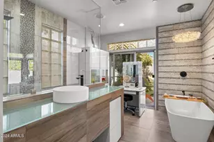 8614 E Berridge Ln, Scottsdale, AZ 85250 - Photo 29