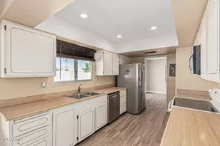 9870 W Comstock Ct, Sun City, AZ 85373 - Photo 19