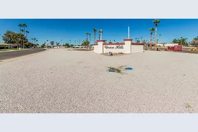 9870 W Comstock Court, Sun City, AZ 85373 - Photo 41