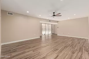 9870 W Comstock Ct, Sun City, AZ 85373 - Photo 11