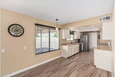 9870 W Comstock Court, Sun City, AZ 85373 - Photo 17