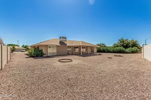 9870 W Comstock Ct, Sun City, AZ 85373 - Photo 37