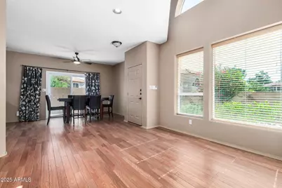 10247 N 12th Place #2, Phoenix, AZ 85020 - Photo 5