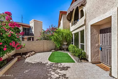 10247 N 12th Place #2, Phoenix, AZ 85020 - Photo 23