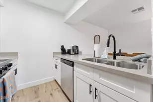 2739 E Tamarisk Ave, Phoenix, AZ 85040 - Photo 7