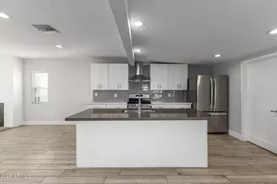 810 E Amelia Avenue, Phoenix, AZ 85014 - Photo 9