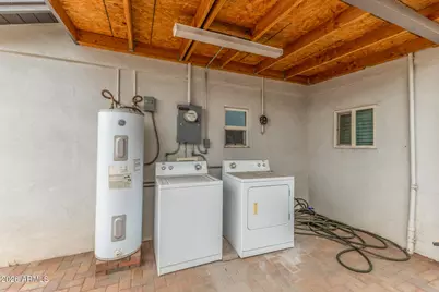 810 E Amelia Avenue, Phoenix, AZ 85014 - Photo 27