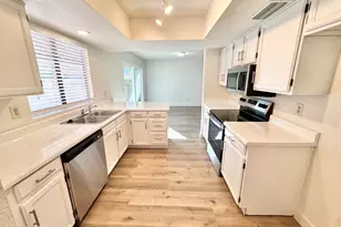 6327 W Mercer Ln, Glendale, AZ 85304 - Photo 1