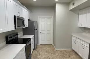 3236 E Chandler Blvd, Phoenix, AZ 85048 - Photo 3