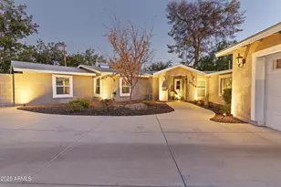 2709 E Clarendon Ave, Phoenix, AZ 85016 - Photo 33