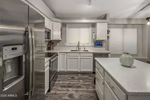 1922 E Siesta Ln, Phoenix, AZ 85024 - Photo 9