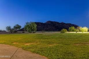 1922 E Siesta Ln, Phoenix, AZ 85024 - Photo 37