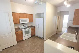 991 E Cantebria Dr, Gilbert, AZ 85296 - Photo 9