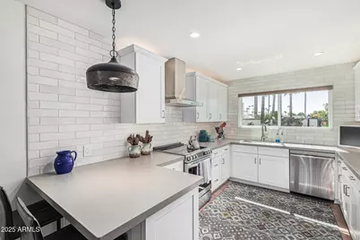 7662 E Northland Drive, Scottsdale, AZ 85251 - Photo 11