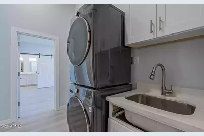 2511 E Broadway Road, Phoenix, AZ 85040 - Photo 9