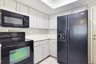 8627 N Shadow Ln, Peoria, AZ 85345 - Photo 9