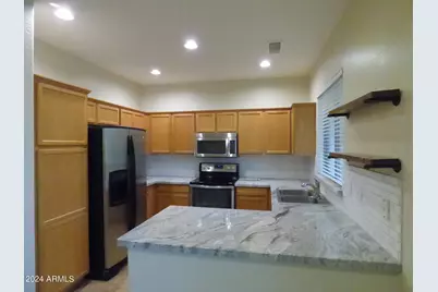 18460 N 170th Lane, Surprise, AZ 85374 - Photo 9