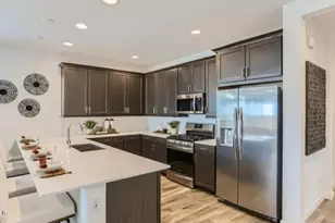 7818 W Tether Trail, Peoria, AZ 85383 - Photo 5