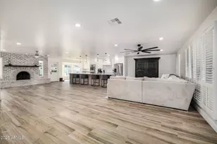 2201 E Shea Blvd, Phoenix, AZ 85028 - Photo 3