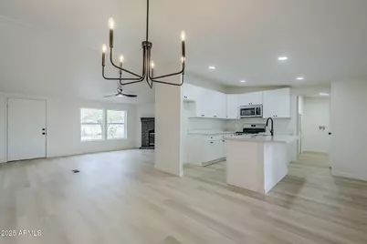 18119 W Peakview Road, Surprise, AZ 85387 - Photo 11