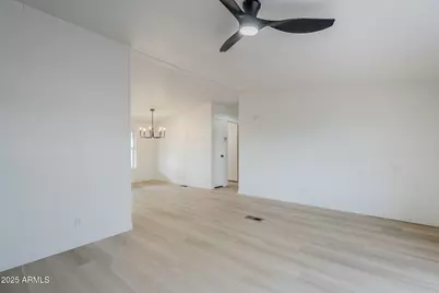 18119 W Peakview Road, Surprise, AZ 85387 - Photo 7