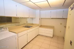 3926 E Laurel Ln, Phoenix, AZ 85028 - Photo 25